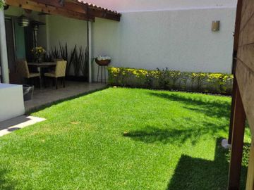 Casa en venta en el Periférico Puebla a 10 minutos de La Vista de 300 m2 de terreno