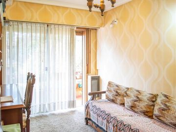 Casa de 4 ambientes con cochera en venta en Martinez