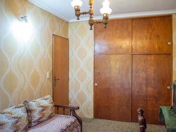 Casa de 4 ambientes con cochera en venta en Martinez
