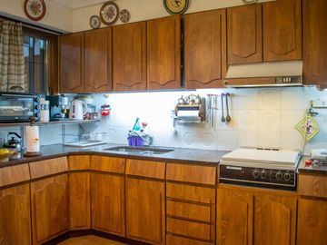 Casa de 4 ambientes con cochera en venta en Martinez