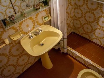 Casa de 4 ambientes con cochera en venta en Martinez