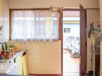 Casa de 4 ambientes con cochera en venta en Martinez