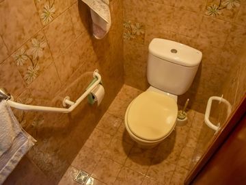Casa de 4 ambientes con cochera en venta en Martinez