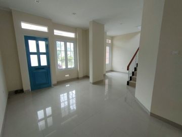 Rumah baru model Belanda plus mezanine Cinunuk Bandung