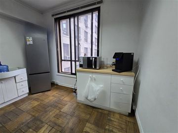 Oficina en venta, Moneda 920. Metro U. de Chile