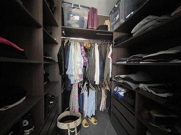 Departamento en venta de 3 dorm. en Vitacura Exclusivo.