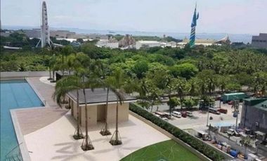 Breeze Residences Offers an unobstructed views of MANILA BAY UNIT with BALCONY, Ready for Occupancy.