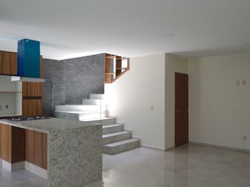 Casa con recámara en planta baja, para estrenar, Argenta Residencial