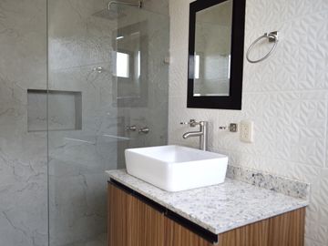 Casa con recámara en planta baja, para estrenar, Argenta Residencial