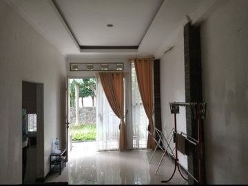 Rumah dijual SHM siap huni, Banyumanik Dekat Undip