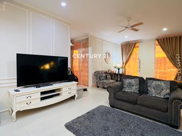 Dijual Rumah Hook 2 Lantai Semi Furnised Di Sektor 9 Bintaro