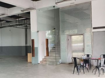 Dijual Cepat Ruko 3 Lantai Siap Pakai Lokasi di Jl. Arif Rahman Hakim, Keputih