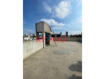 *🚨**Venta De Amplia Casa De 3 Pisos Con Vista A Parque En La Urbanización Las Quintanas*
