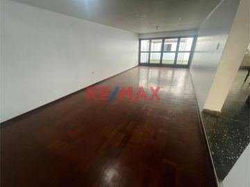 *🚨**Venta De Amplia Casa De 3 Pisos Con Vista A Parque En La Urbanización Las Quintanas*