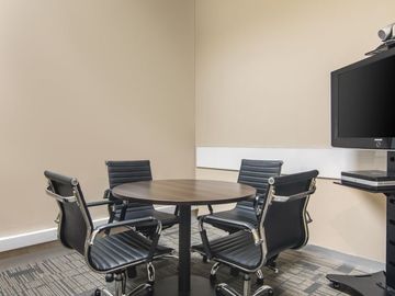 Find a dedicated desk in Regus Equity Tower