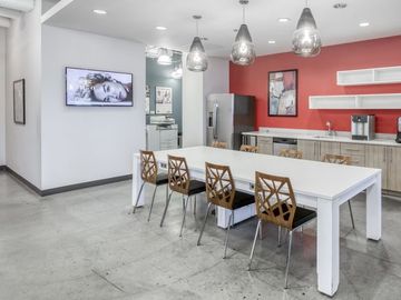 Find a dedicated desk in Regus Equity Tower