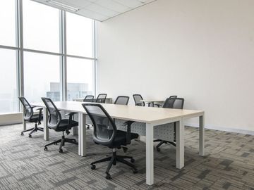 Find a dedicated desk in Regus Equity Tower