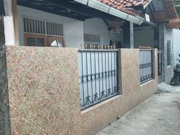 Dijual Rumah Dekat Ke Jalan Raya diTj Barat JakSel SHM Lt 71m&sup2; 660 Juta