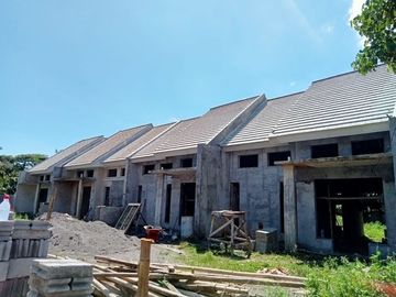 Rumah Proses Bangun Akses Jalan Depan 4 Meter Dekat Lapangan Denggung
