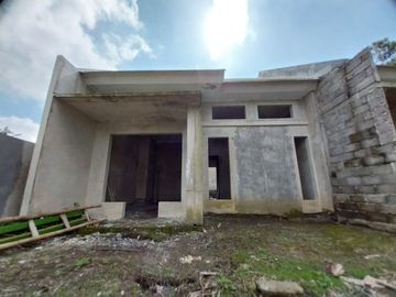 Rumah Proses Bangun Akses Jalan Depan 4 Meter Dekat Lapangan Denggung