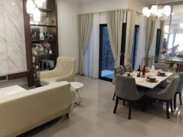 Rumah Baru 2 Lantai Dekat Summarecon , Bekasi.