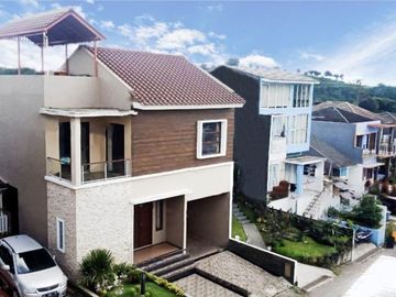 Rumah Villa segar di Lembang dkt Gegerkalong Setiabudi Cihideung