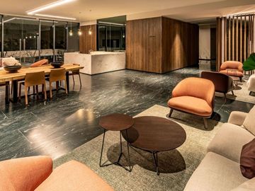 Apartamento con terraza, techos altos, piscina, pet friendly, venta Bosque Real