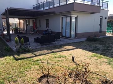 SE VENDE AMPLIA Y HERMOSA CASA EN EL MAS HERMOSO BARRIO PRIVADO DE SAN RAFAEL
