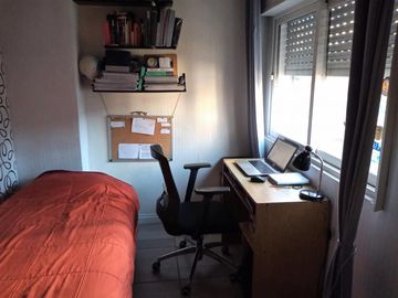 Muy buen departamento de 3 ambientes. Muy luminoso