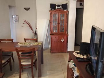 Muy buen departamento de 3 ambientes. Muy luminoso