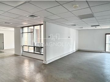 Arriendo Amplia oficina en El Golf, Las Condes