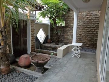 DIJUAL RUMAH (HOEK) LOKASI STRATEGIS DI Jl. KAYU MAS TENGAH VII, JAKARTA TIMUR