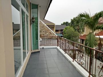 DIJUAL RUMAH (HOEK) LOKASI STRATEGIS DI Jl. KAYU MAS TENGAH VII, JAKARTA TIMUR