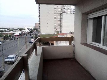 DEPTO 3 AMB AL FRENTE C/COCHERA Y BALCON  S/ AV. GAONA