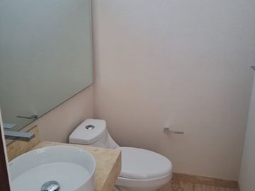 CASA EN VENTA EN PEDREGAL FASE 1