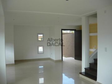 Casa en Venta en 53/5 y 6 Villa Elisa - Alberto Dacal Propiedades