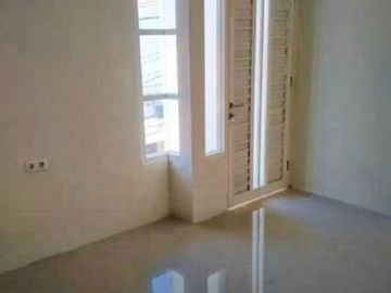 Rumah minimalis di setro Baru, Strategis