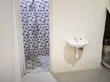 Rumah minimalis di setro Baru, Strategis