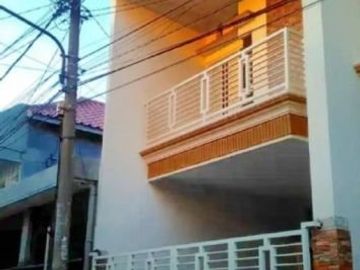 Rumah minimalis di setro Baru, Strategis