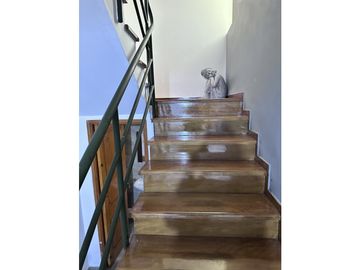 VENDO HERMOSA CASA EN URB. SAN JOSE DE CALIFORNIA - 3 PISOS