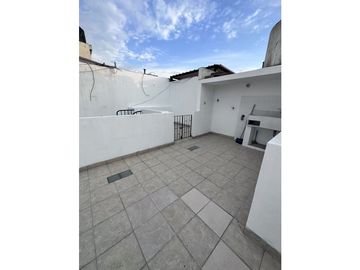 VENDO HERMOSA CASA EN URB. SAN JOSE DE CALIFORNIA - 3 PISOS