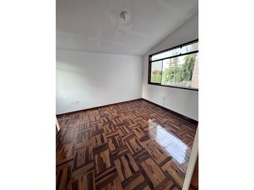 VENDO HERMOSA CASA EN URB. SAN JOSE DE CALIFORNIA - 3 PISOS