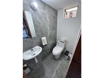 VENDO HERMOSA CASA EN URB. SAN JOSE DE CALIFORNIA - 3 PISOS