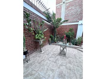 VENDO HERMOSA CASA EN URB. SAN JOSE DE CALIFORNIA - 3 PISOS