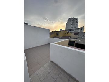 VENDO HERMOSA CASA EN URB. SAN JOSE DE CALIFORNIA - 3 PISOS