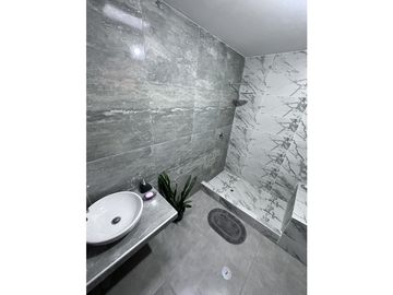 VENDO HERMOSA CASA EN URB. SAN JOSE DE CALIFORNIA - 3 PISOS
