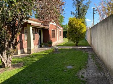 Casa Quinta 4 Ambientes En Venta - Francisco Alvarez, Moreno