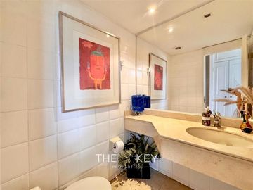 Hermoso Departamento en venta de 4 dorm. en Vitacura