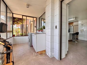 Hermoso Departamento en venta de 4 dorm. en Vitacura