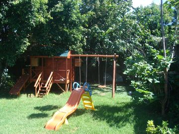 Amplia casa 4 amb. Moron Sur